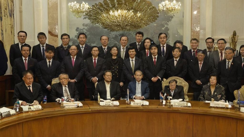 娱乐圈爱恨情仇揭露这位导演在拍摄某部电影时的幕后故事引发热议